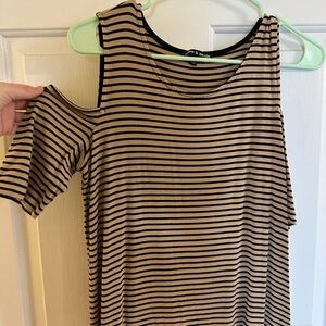 Cable & Gauge Black and Tan Striped Short Sleeve Top